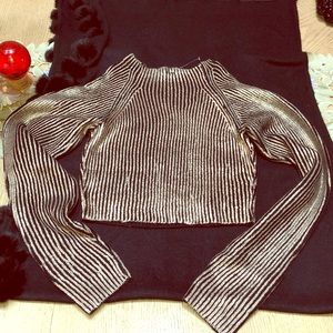 Crop top/ sweater
